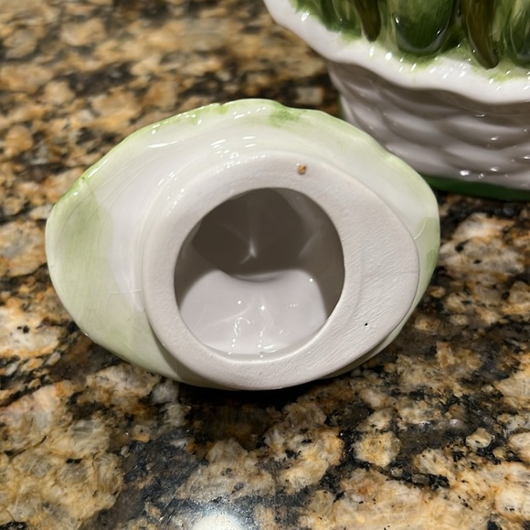 Tulips in a basket vintage ceramic teapot - Picture 6 of 7